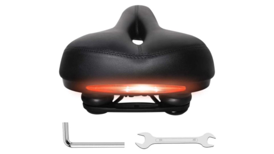 【本日のセール情報】Amazonタイムセールで、1,000円台でテールライト内蔵の低反発自転車サドルや裏ボア仕様のたためる防寒耳あてがお買い得に