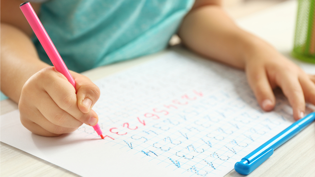 小さな子どもへの言葉や数字の教え方:アメリカの場合