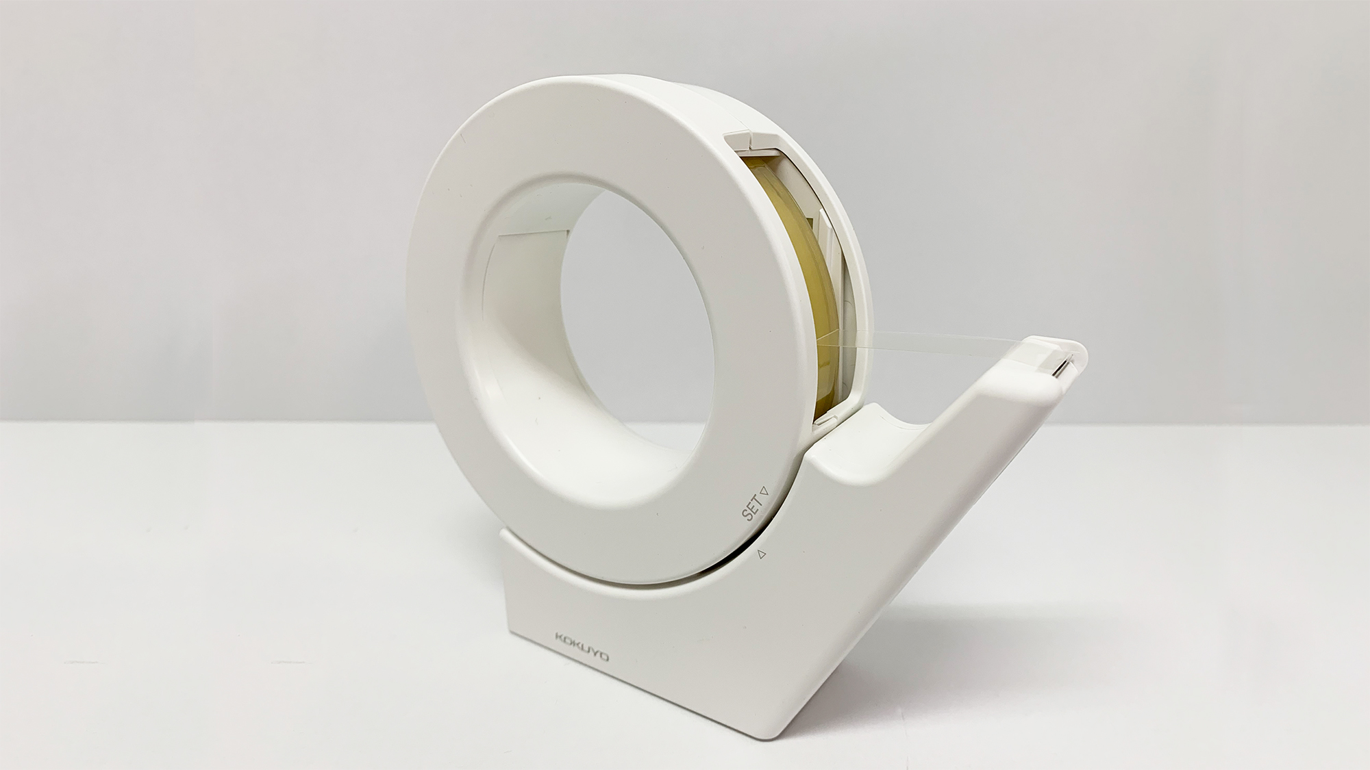 コクヨの新しいアイデアが秀逸 携帯性と機能性を追求した新しいテープカッター ライフハッカー 日本版