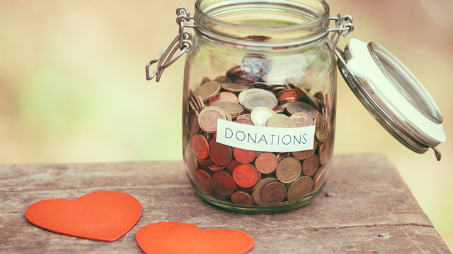 貧困国の人たちに現金を渡したら何が起きたか？｜研究結果