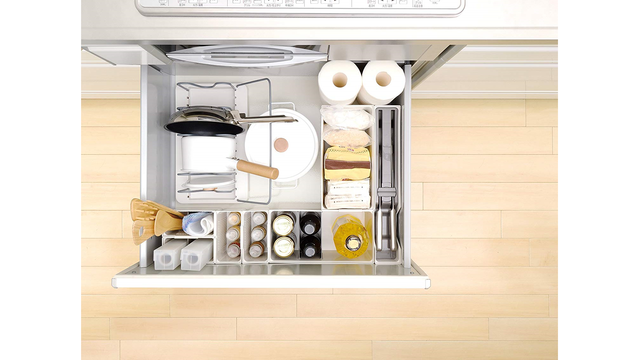 キッチンの無駄なスペースがなくなり、使い勝手もアップ！ 組み合わせ自由な引き出し収納ツール