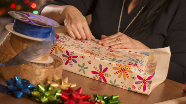 プレゼントのラッピングは完璧でない方がいい!?その理由