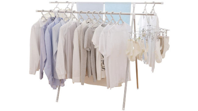 干したいものに合わせて伸縮。布団も干せて折りたためる室内物干しラック