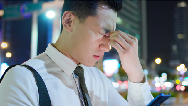 ｢スマホ老眼｣対策に。1日10分で効果的な｢ガボールパッチ｣視力回復法