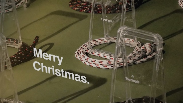 大切なあの人へのプレゼントは決めた? バックパックが人気のTopologieが「クリスマスギフトガイド」を公開