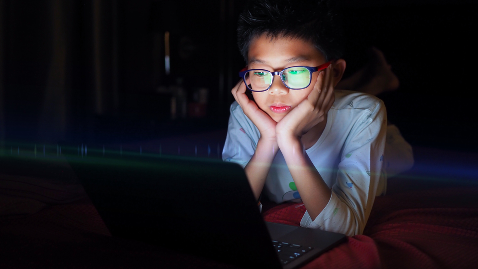子どもに教えるべき「ネット上の不審人物」の特徴チェックリスト