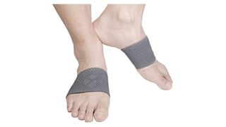 【本日のセール情報】Amazonで期間限定セールが開催中! 800円台の3D設計・土踏まずサポーターや900円台の360度回転台付き折りたたみPCスタンドがお買い得に