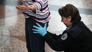 空港でランダムに行なわれるセキュリティチェックの真相とは