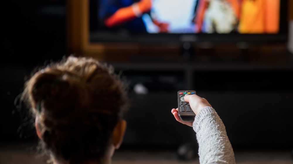 テレビを消す
