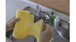 これだけで食器洗いほか、キッチン周りやバスルームなど家中の掃除に使い倒せちゃうクロス