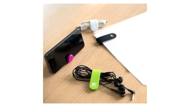 【本日のセール情報】Amazonタイムセールで、500円台の自在に曲がりスマホ立てにもなる多機能クリップ5個セットや2,000円台の縦横置きと調理器具によって仕切りを調整可能なラックがお買い得に