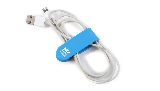 【本日のセール情報】Amazonタイムセールで、500円台の自在に曲がりスマホ立てにもなる多機能クリップ5個セットや900円台の靴の消臭パウダースプレーがお買い得に