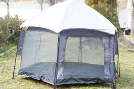 かつてこんなに簡単に設営できるテントがあっただろうか…誰でも瞬時に組み立てられる｢マジックテント｣