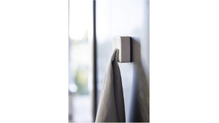 押し込むだけのタオルかけなら、付け外しが手早くでき、キレイにかけ直す必要もなし