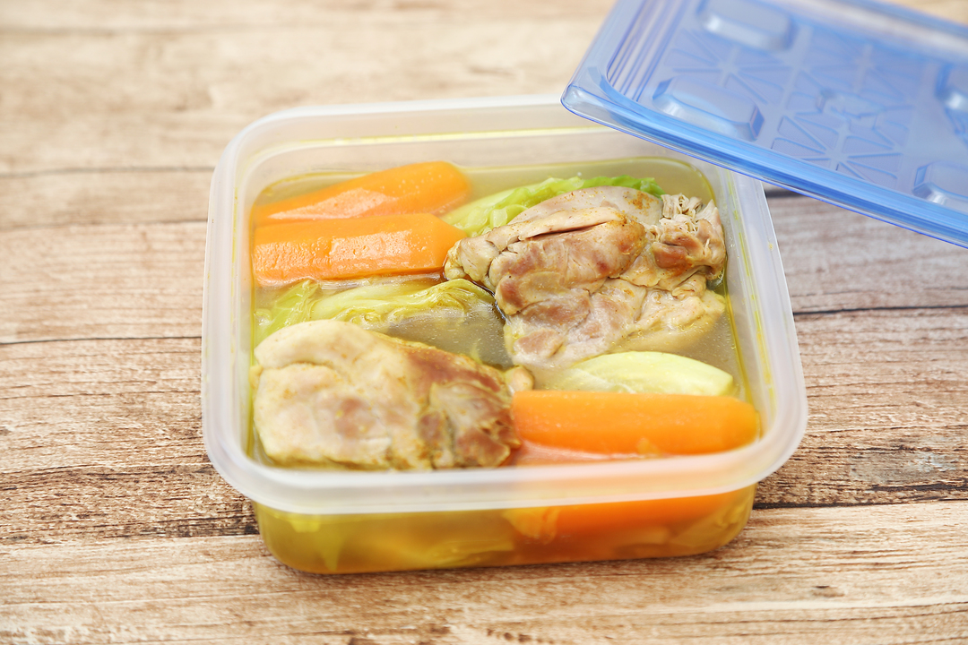 容器に入ったスープカレー