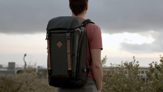 約5日間の旅行に対応。機能を増設して大容量トラベルバッグに可変するバックパック【今日のライフハックツール】