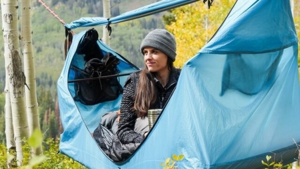 一度は憧れるよね? フラットで使いやすいハンモックにもなるテント 「Haven Tent」が登場