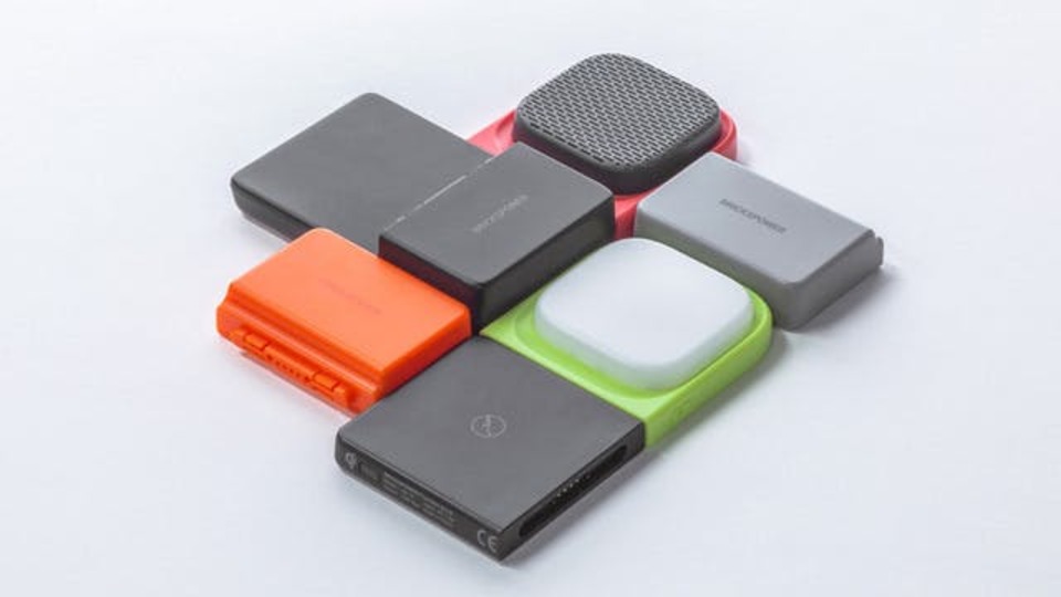 スピーカーやライトにもなる! ピタッとくっつく無線モバイルバッテリー「Brickspowerシリーズ」