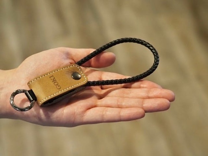 ほぼすべてのスマホが充電できるキーホルダータイプのUSBケーブル「STYLE」