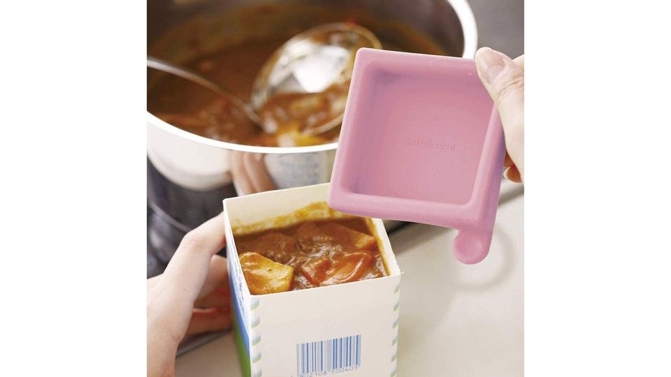 牛乳パックを保存容器にするシリコン蓋。ニオイがつく料理や冷凍の作り置きにも最適