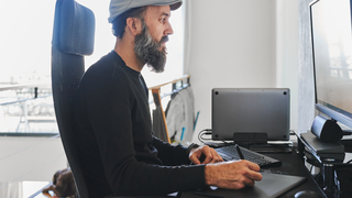 テレワークの環境を改善する、モニターと外付けドライブの選び方