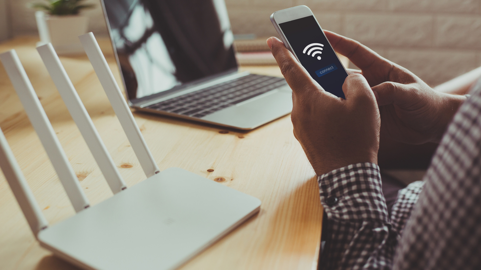 会社支給のWi-Fiには注意。VPNでネット上のプライバシーは守れるのか?