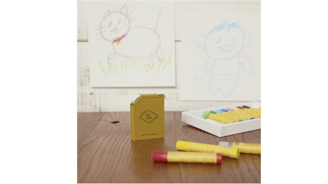 スタンプするだけで貼れる両面テープ。貼り直しOK!壁にもスクラップにもぴったり