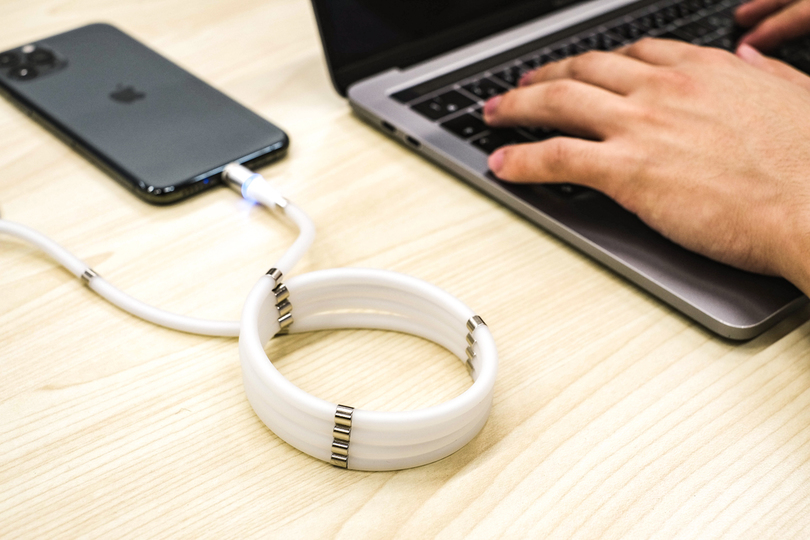 もうこれで絡まない!? 磁石でキレイにまとまる充電ケーブルを使ってみた