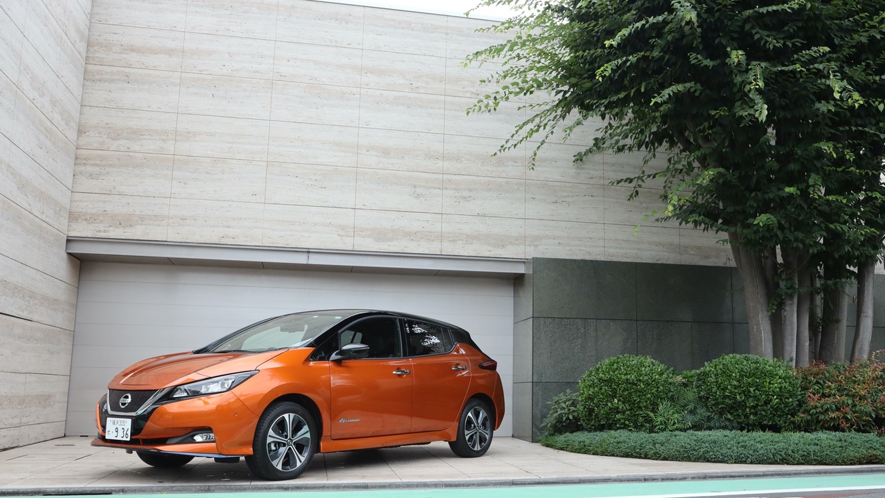 nissan_leaf_top