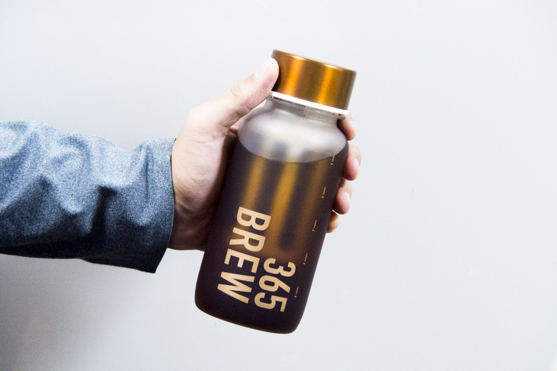 水出しコーヒーが作れてスタイリッシュに持ち歩けるボトル