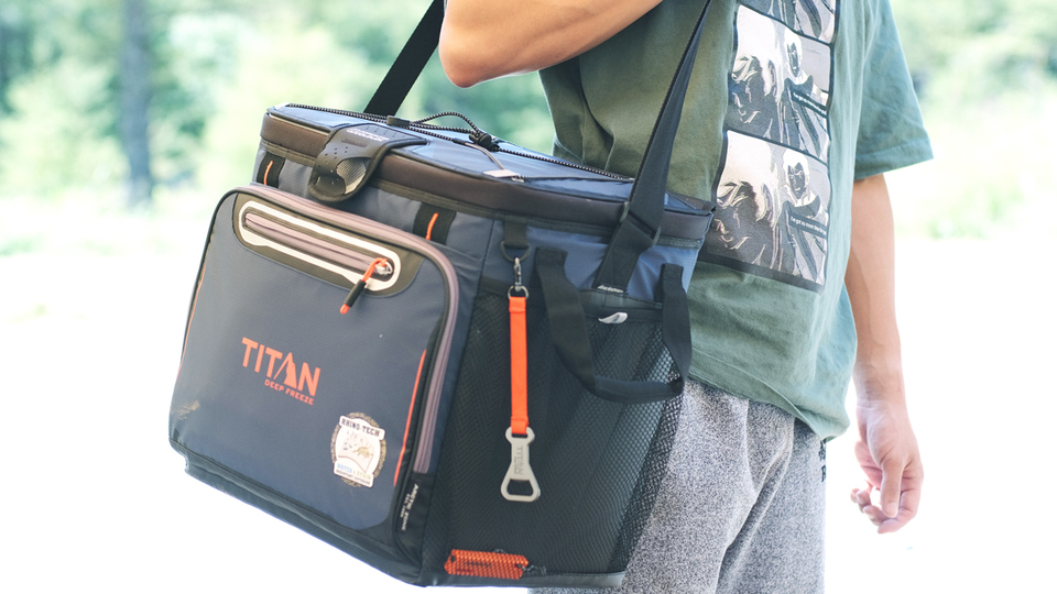 使いやすさ抜群! 人気を集めるクーラーバッグ「TITAN DEEP FREEZ 40can TALL」を使ってみた