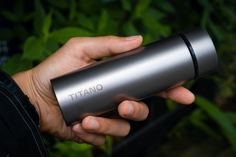 ミニマルで超軽量。高機能な純チタンボトル「Micro Therma」が登場