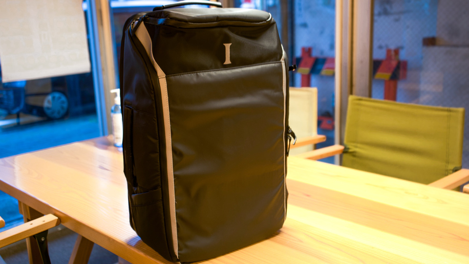 収納しやすいと噂の専用ポーチがついたバックパックの実力とは?