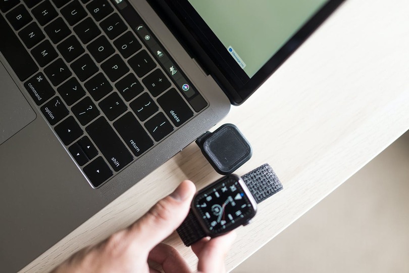 Apple Watchのお供に良さげなミニマル充電器「Maco Go」のキャンペーンが終了間近