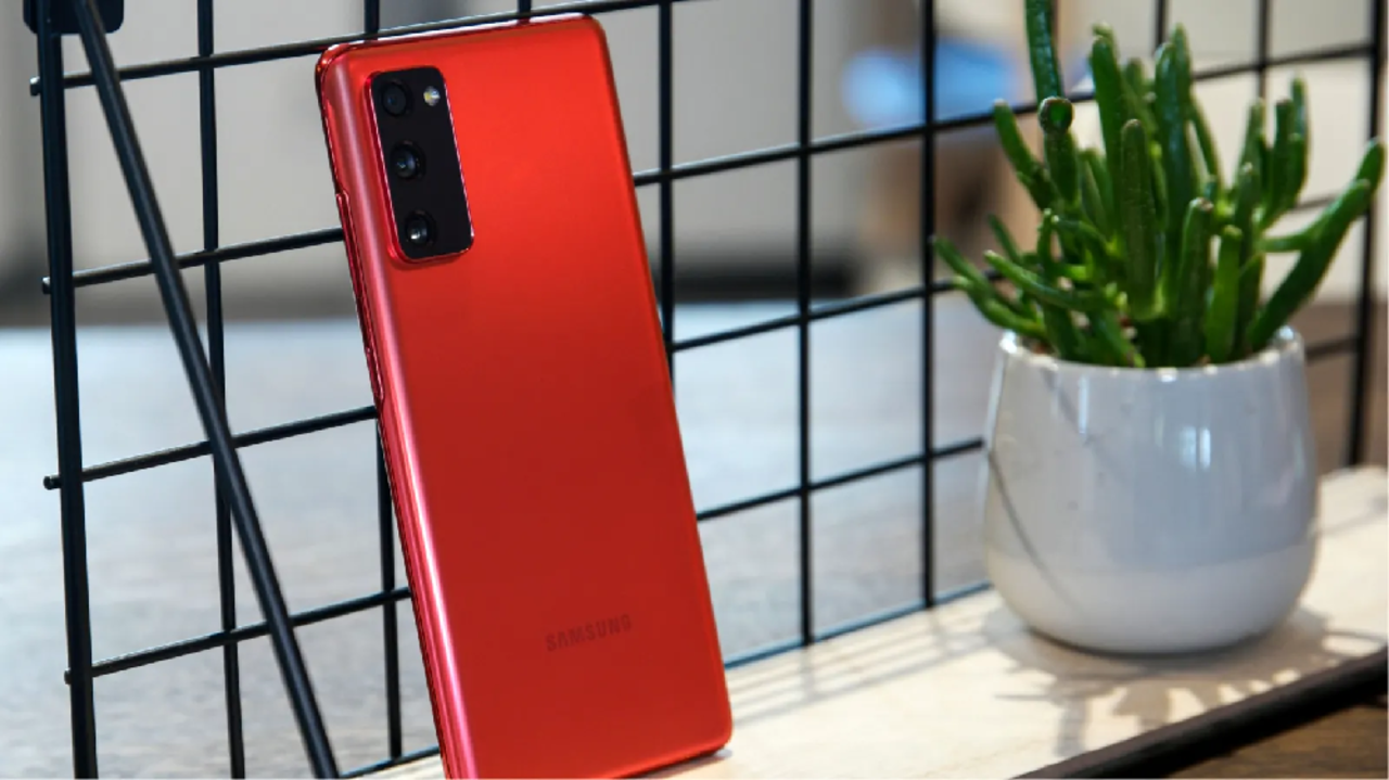 この秋新登場のgalaxy S Fe Pixel 5 Pixel 4a お買い得はどれ ライフハッカー 日本版