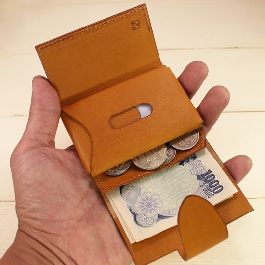 【今なら30%オフ】牛革ミニマル財布。ポップアップショップで実物も触れるよ