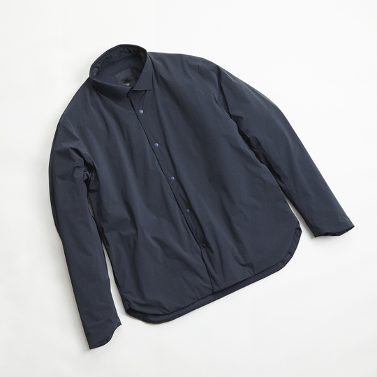 雨も寒さもなんのその デサント オークリーなど都会派ハイスペックアウター4選 年11月7日 Biglobeニュース