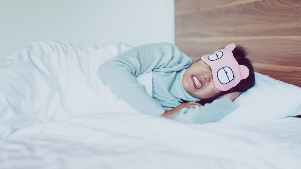 コロナ禍で「歯ぎしりによる歯欠け」が急増中|その兆候とは?