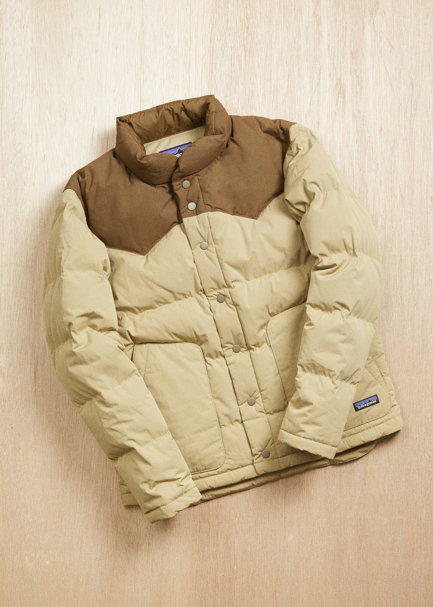 ノスタルジックなデザインでも中身はハイテクなダウンジャケット