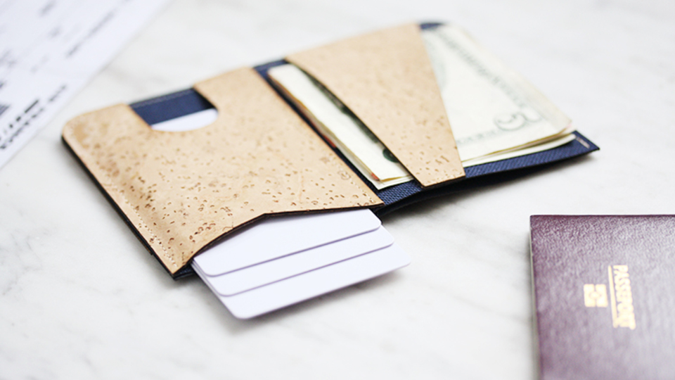 最低限の収納で軽快な持ち運び!折りたたみ式のミニマルウォレット「FOLD1」が登場