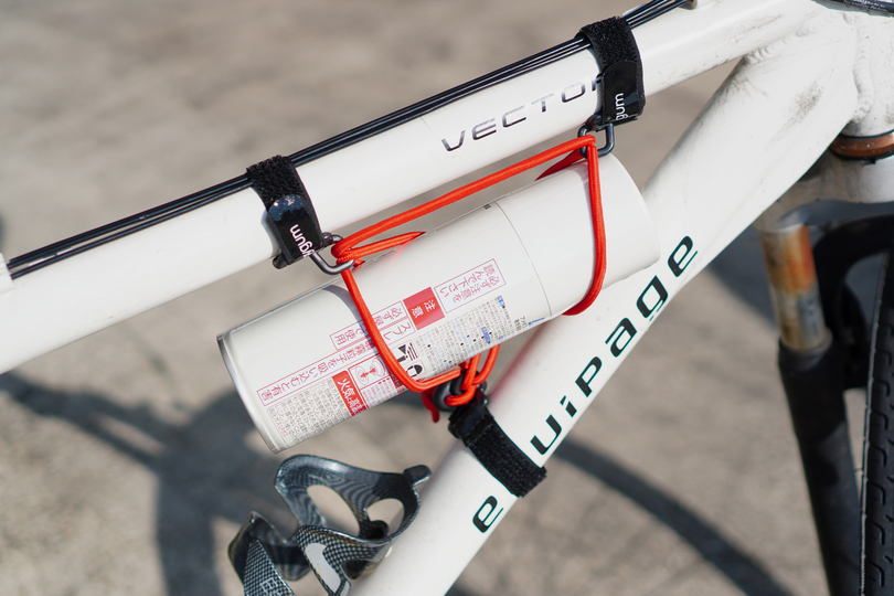 1つあると便利かも。サッと自転車の荷物スペースを生み出す「carryyygum」を試してみた