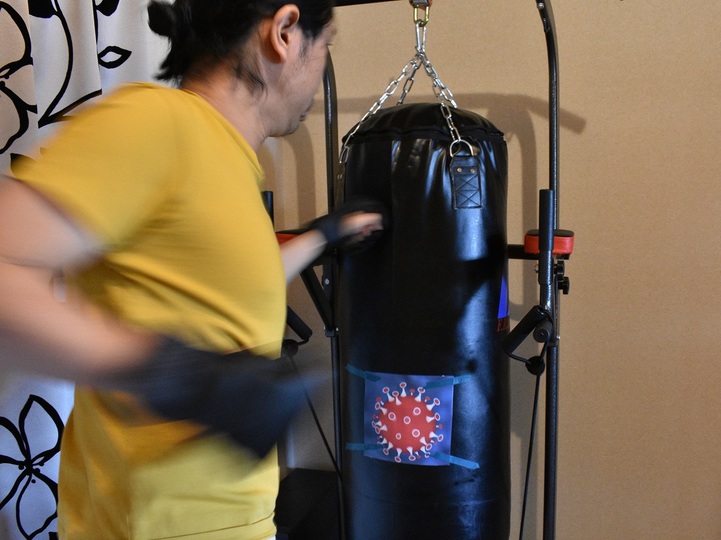 自宅でスカッと 運動不足 ストレスを解消できるサンドバッグ これ買ってよかった ライフハッカー 日本版