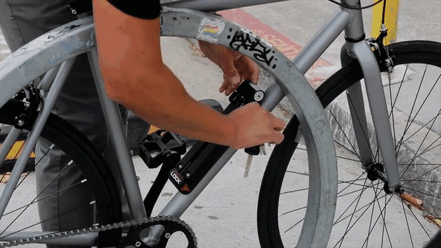 自転車ロックの新しいスタイル 必要なときだけ伸ばす鍵が登場 ライフハッカー 日本版