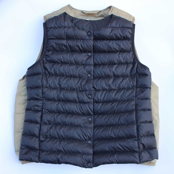 Muji Laboと無印良品のダウンベストを比較 サイズ感とデザインに細かい差が ライフハッカー 日本版