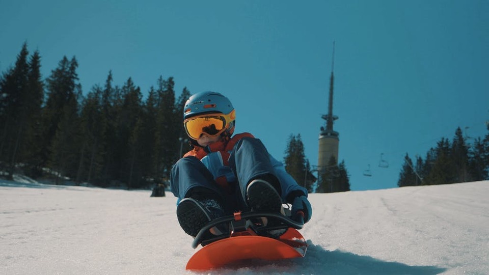 しっかり操れるから楽しい! ノルウェーからやってきた次世代型ソリ「SNOWBOB」