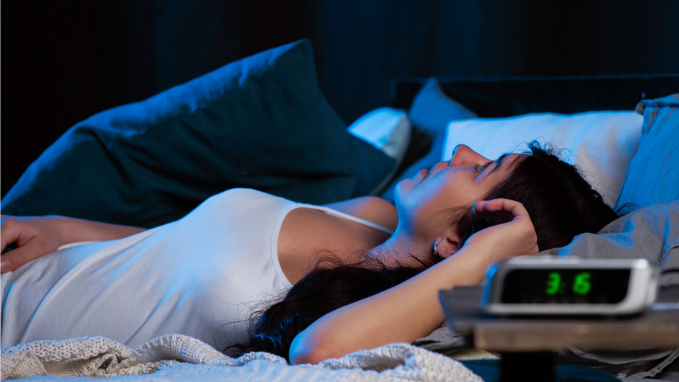 睡眠トラッカーが引き金? 完璧を求めすぎて不眠になっていませんか