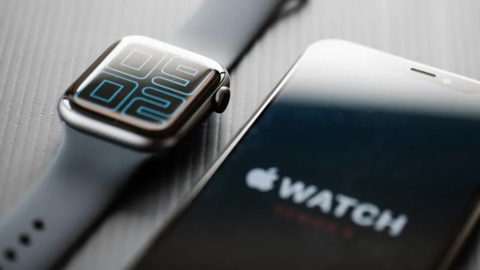 Apple Watchが反応しない? バグの対処法&無償修理対象か確認しよう