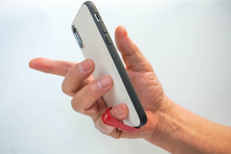 新発想! 持ちやすくて手が疲れないスマホリング「SYANTO Vリング」