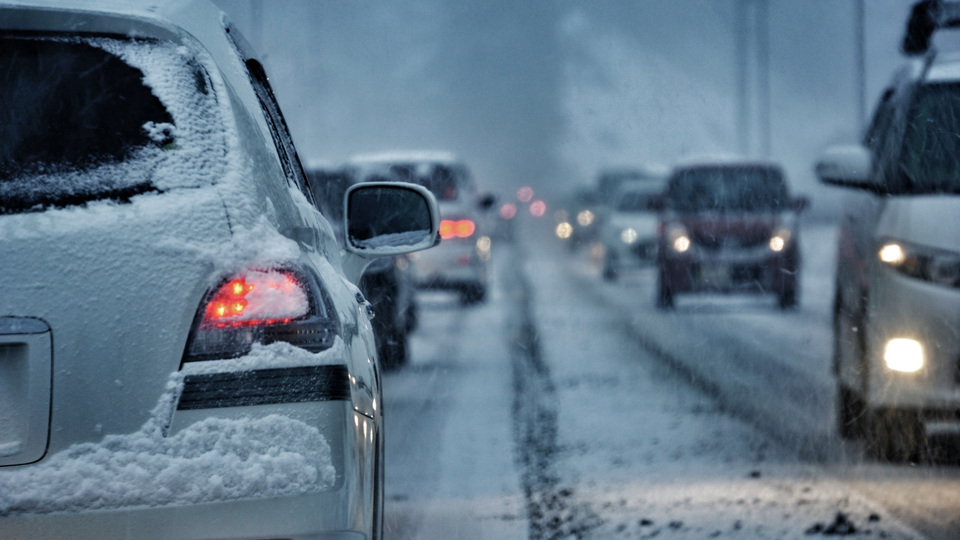 塩害に要注意! 雪を溶かす「融雪剤」から車を守るには?