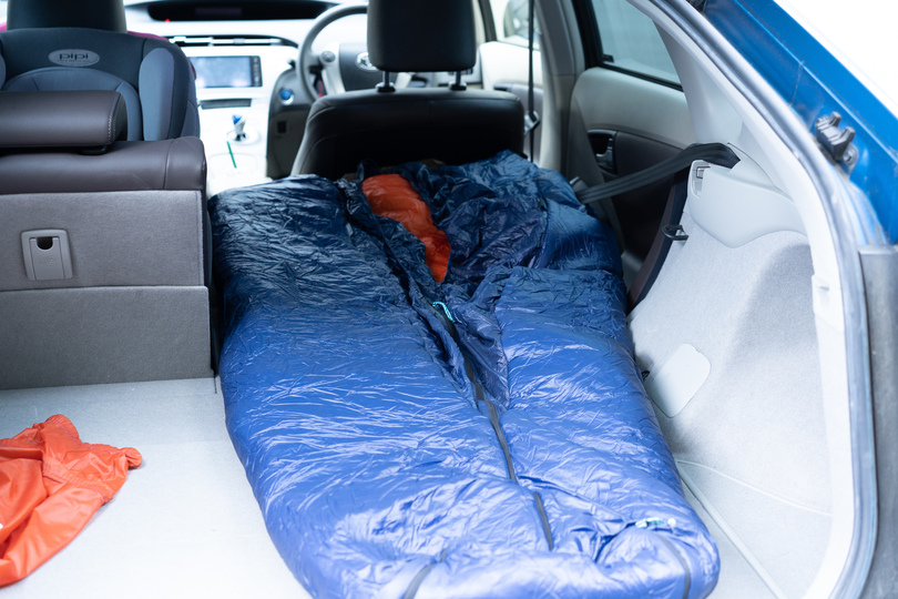 寝袋の常識が変わる!?ヒマラヤ冒険家が開発した「Solo QUilt」を車内で使ってみた